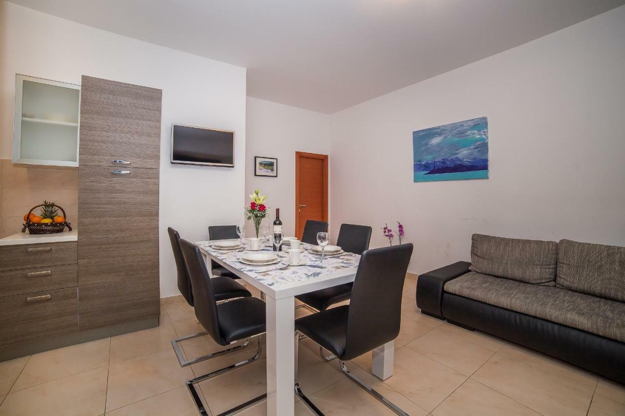 Apartments Mario Migros Makarska Exterior foto